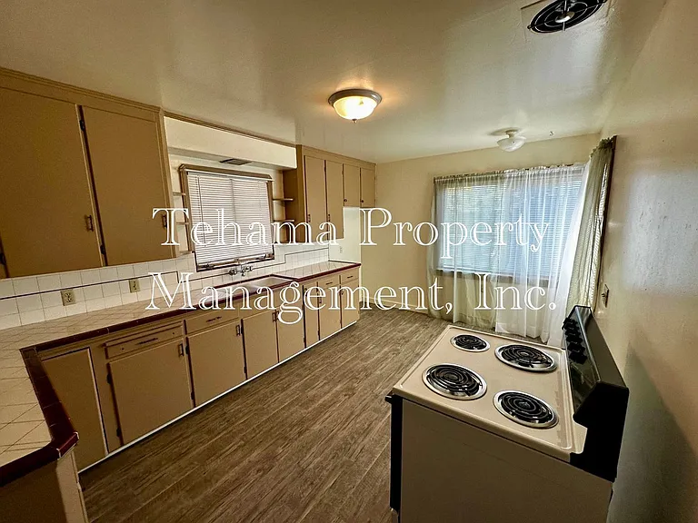 13650 Saint Marys Ave — Photo 6