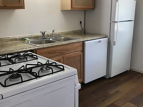 5th image of 3208 Wellesley Ct NE APT 1