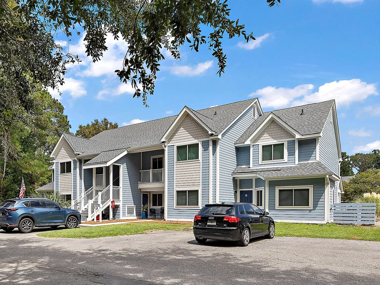 2 bed, 2.0 bath, 1052 sqft, $2,595 — Photo 1