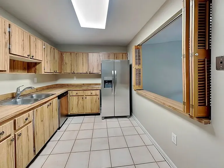 11225 SW 117th Ct — Photo 5
