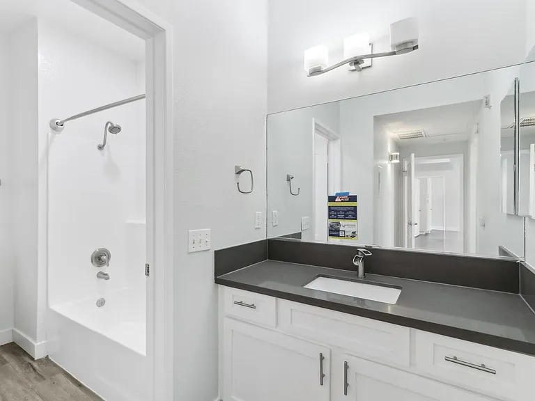 7044 Lanewood Ave — Photo 52