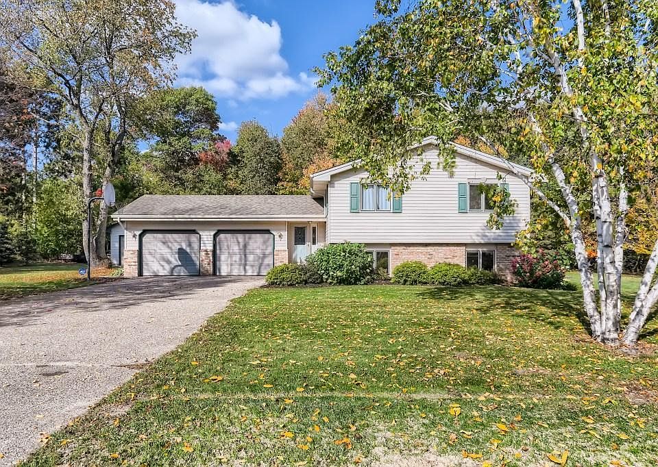 1st image of 2615 160th Ln NE