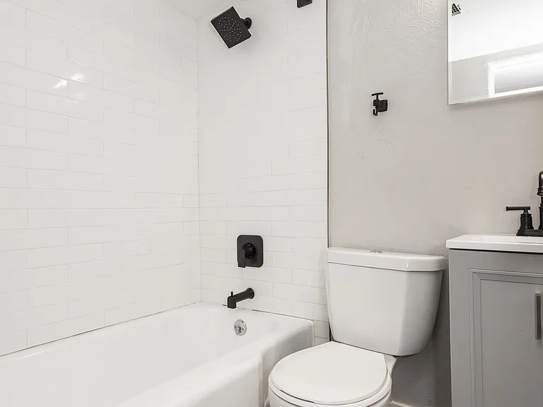1030 N Washington St — Photo 21