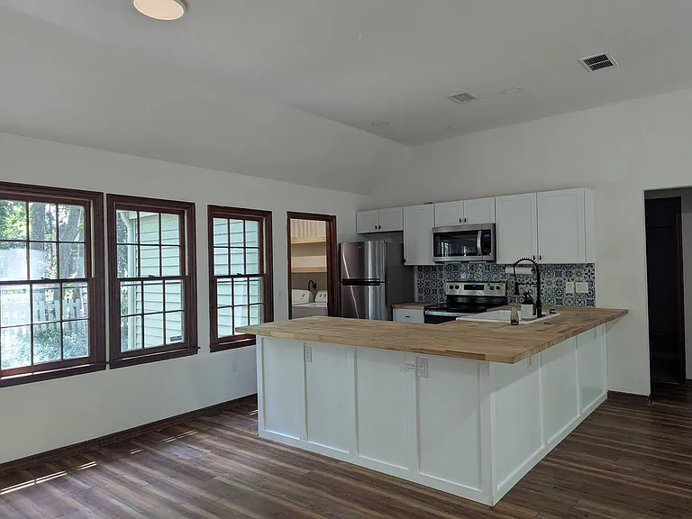 5208 SW 86th Ter — Photo 8