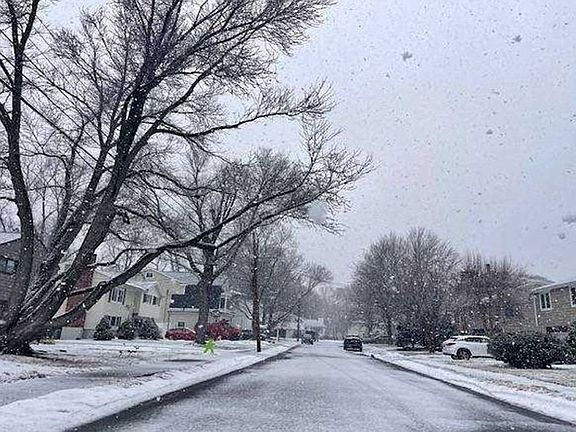 Exterior Neighborhood (street photo)