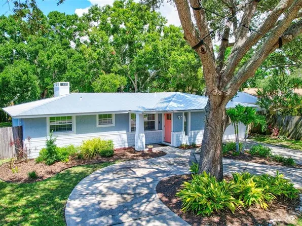 2925 Yorktown St, Sarasota, FL 34231