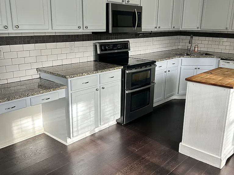 305 Rose Marie Ln — Photo 3