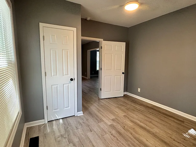 205 Guilford Ave — Photo 12