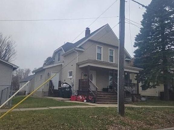 3rd image of 226 S Riley St