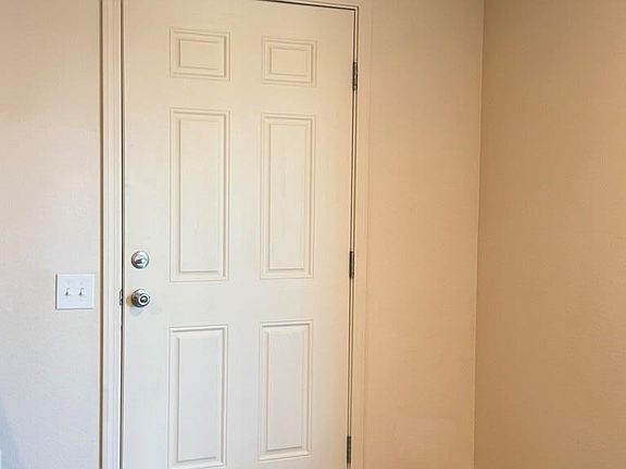 3rd image of 202 E Beshoar Dr