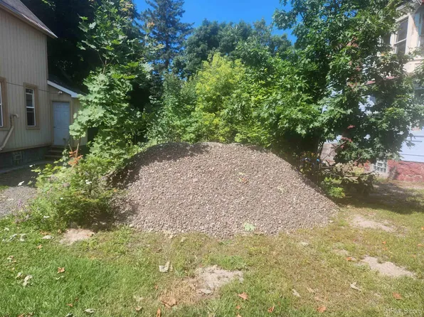 221 Tamarack St, Laurium, MI 49913