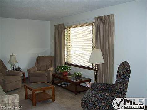 2nd image of 830 Woodward Ave
