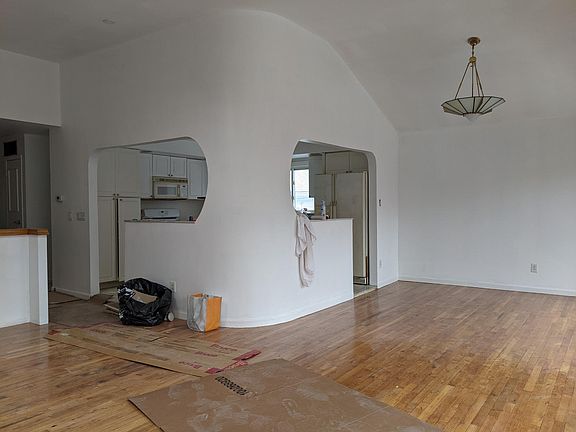 5th image of 24 Melba St Floor 2