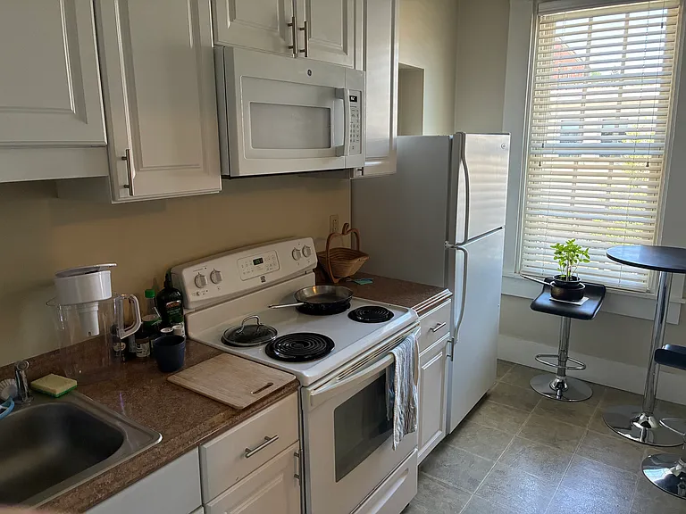 136 E High St #1 — Photo 3