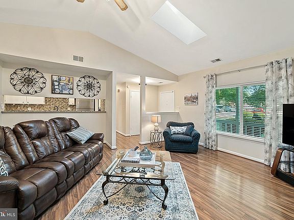 2nd image of 4395 Sunset Ct