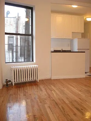 Rented by Tower Brokerage | media 30