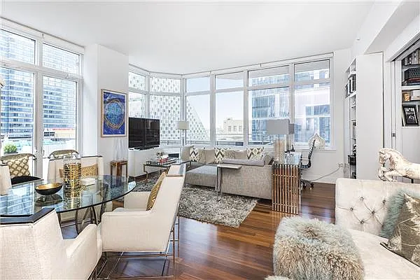 Rented by A & I Broadway | media 4