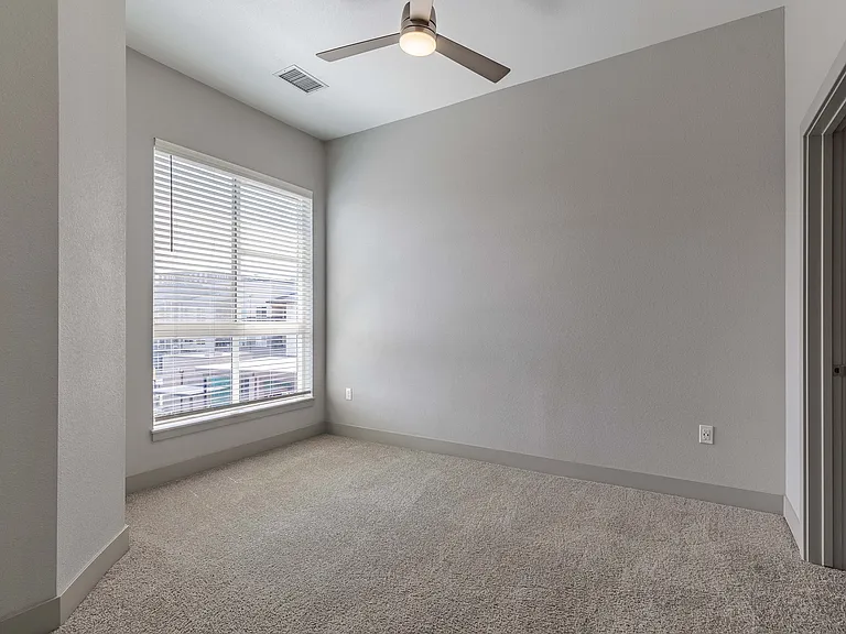 Encore Evans Station Apartments — Photo 29