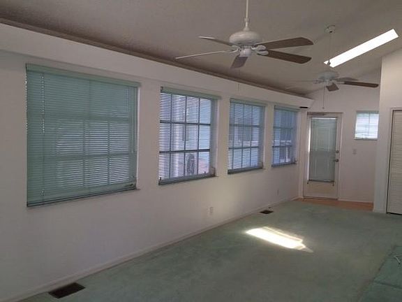 5th image of 61 Nettles Blvd