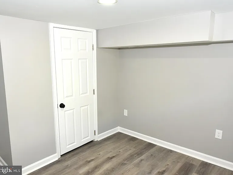 2225 W Baltimore St — Photo 43