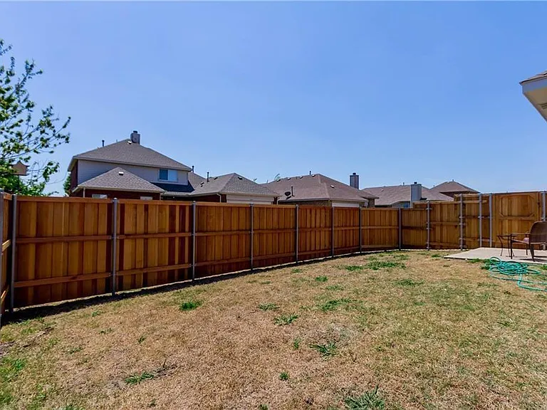 1700 Summerfield Dr — Photo 23