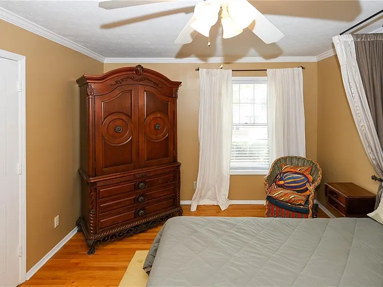 402 Olde Mill Ln — Photo 6