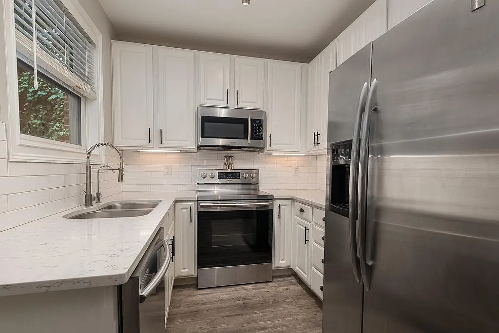 723 S Boylan Ave — Photo 3