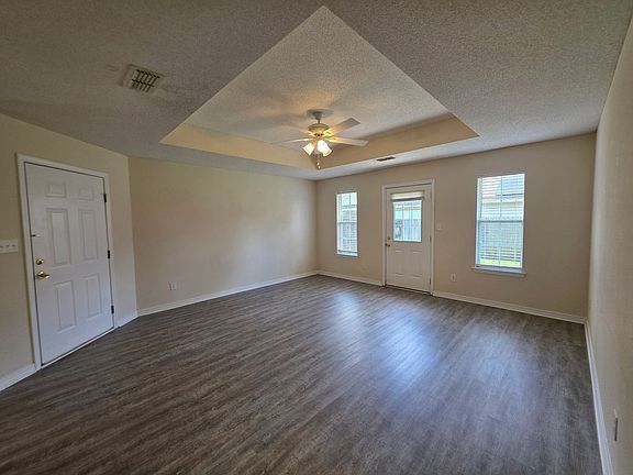 4th image of 6031 Dallas Ave