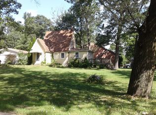 902 Prospect Ave, Willow Springs, IL 60480