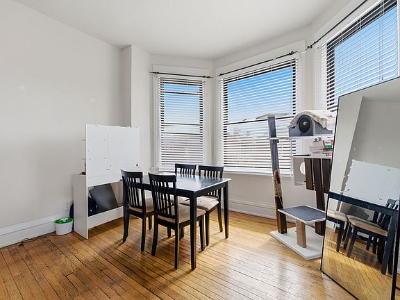 4th image of 3811 N Southport Ave #3