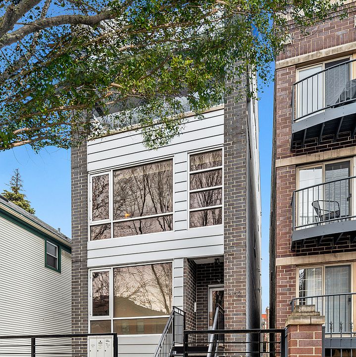 1st image of 1452 W Walton St #3