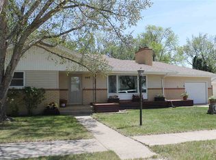 408 3rd St NW, Garrison, ND 58770