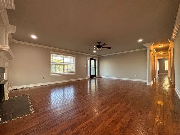 3 bed, 2.0 bath, 2012 sqft, $1,995 — Photo 4