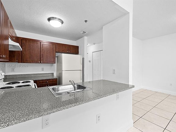 3rd image of 2421 W 78th St #104