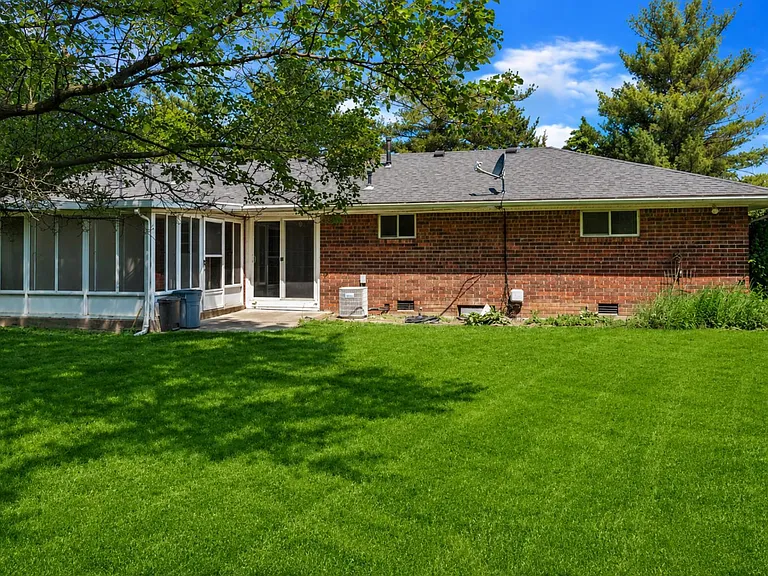 29102 Hufford Rd #B — Photo 6