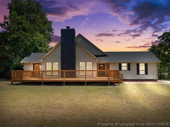 6391 Hawfield Dr, Fayetteville, NC 28303