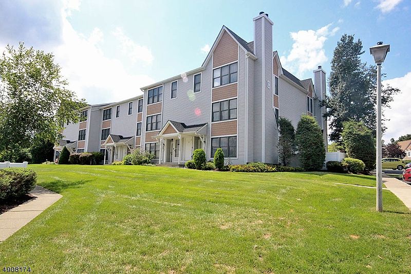 1st image of 90 Heritage Lane