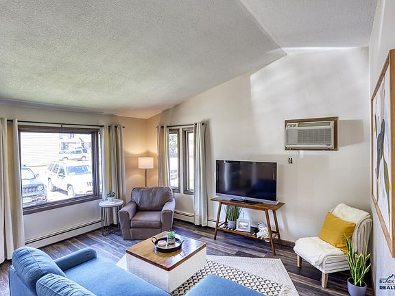 4th image of 320 44th St APT 5A