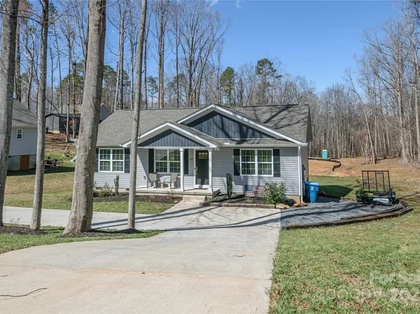 149 Oak Hill Dr, Forest City, NC 28043