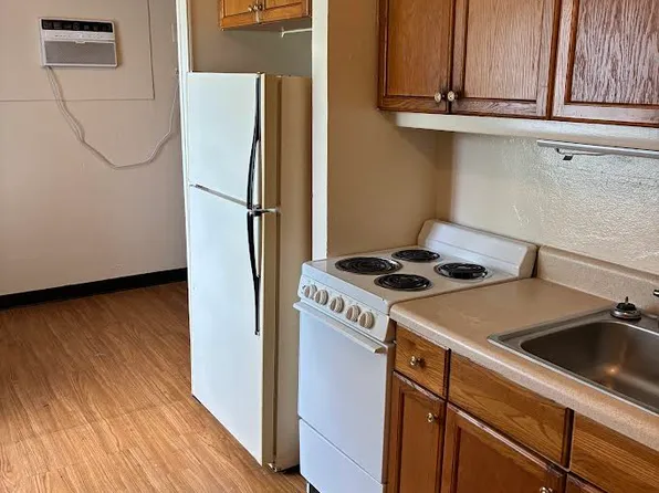 1596 N Tamiami Trl #3, North Fort Myers, FL 33903