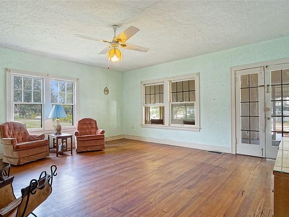 2nd image of 1835 18th St