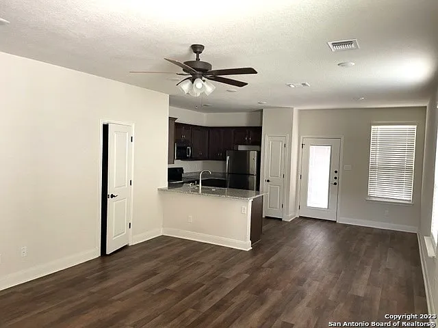 10317 Lynwood Vlg #101 — Photo 2