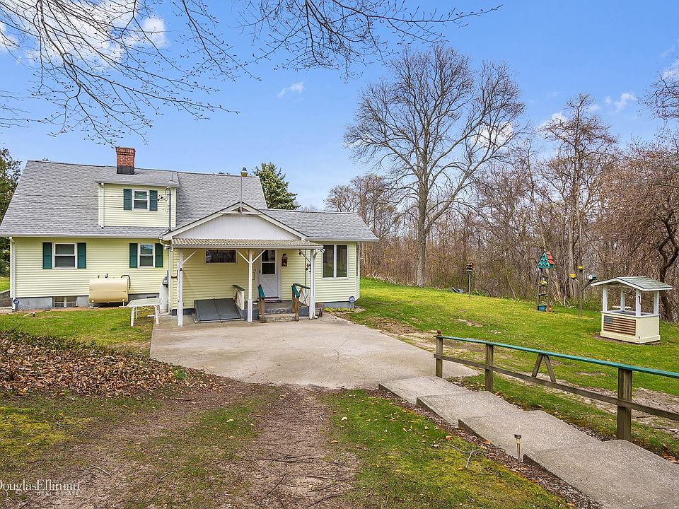 1st image of 26 Laurel Ln