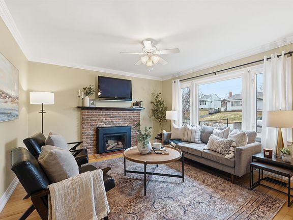 4th image of 6 Parkdale Ave
