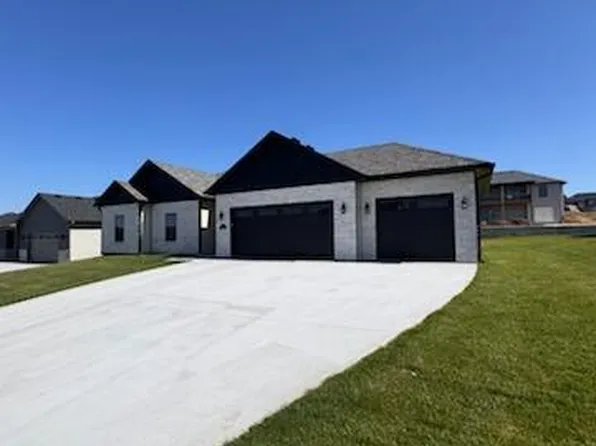 16600 Klinton Dr, Boonville, MO 65233