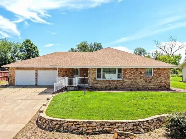 112 N Douglas Dr, Salina, KS 67401