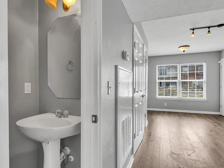 414 Arapaho Dr — Photo 10