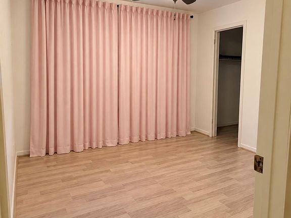 3rd image of 4004 Crescent Dr