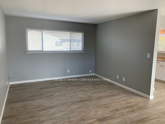 3rd image of 2103 Town And Country Ln APT 4