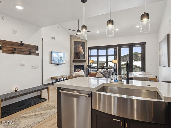 5th image of 3751 Blackstone Dr #3K